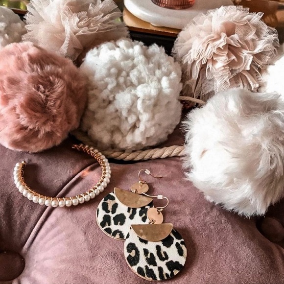 Metal/Leopard Earrings - Picture 1 of 2